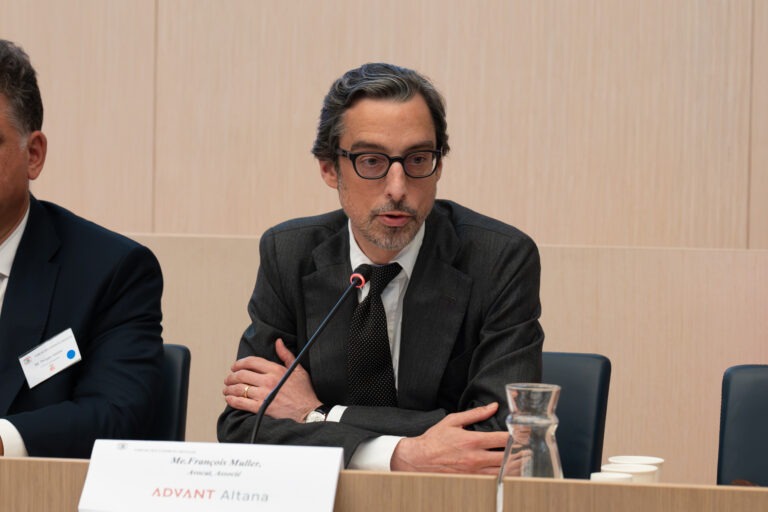 Un cadre réglementaire en construction, entre ambitions nationales et standards internationaux